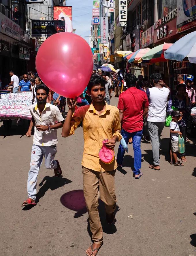 Busy street scenes in Colombo